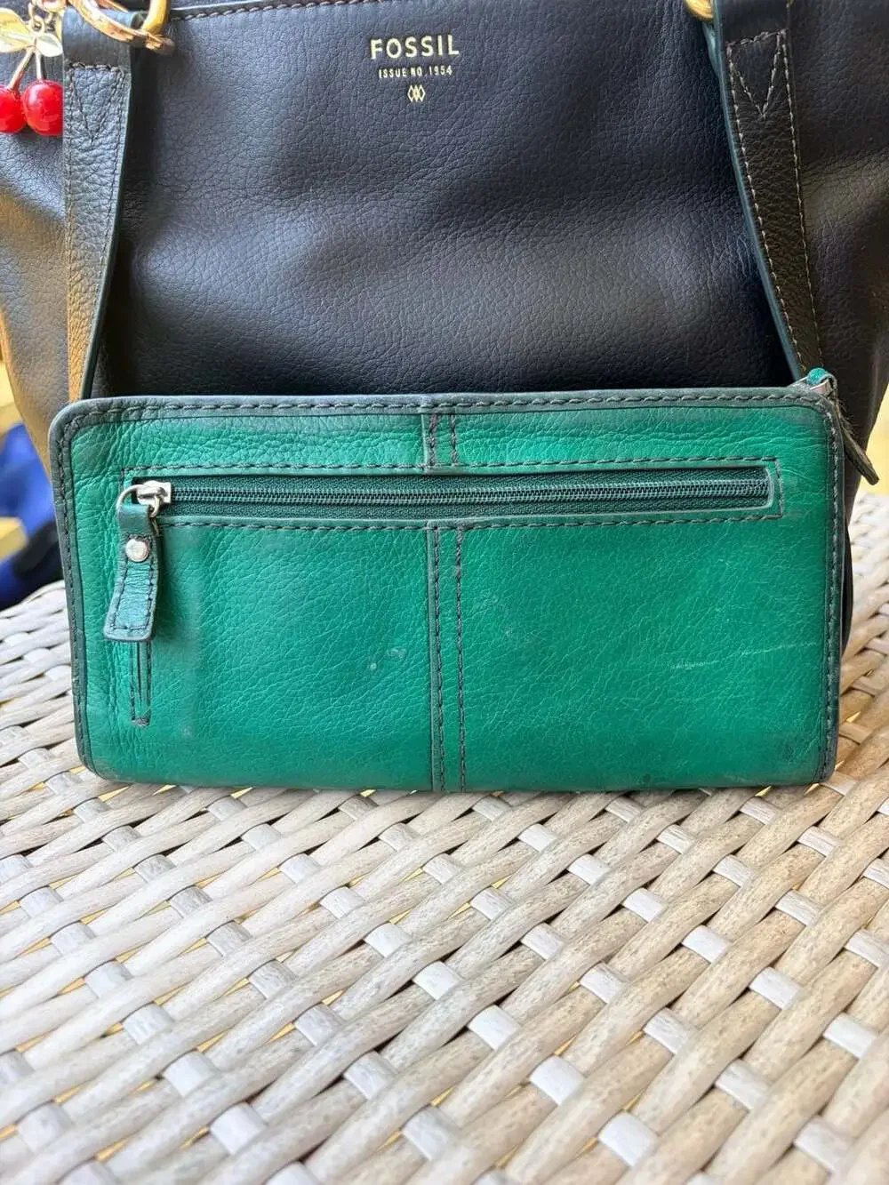 Fossil Maddox Leather Keyhole Zip-Around Long Wallet